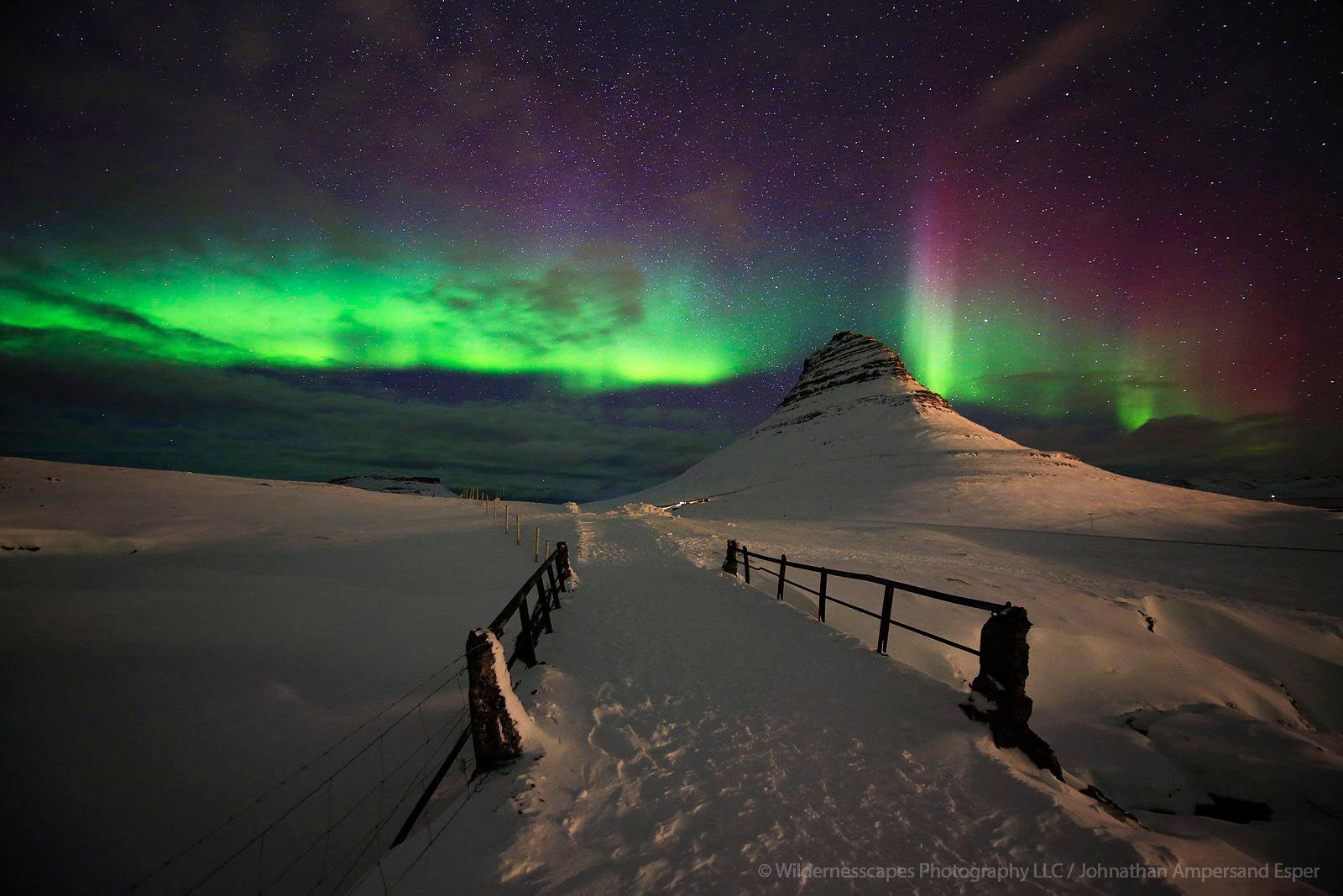Aurora-borealis-over-Kirkjufellsfoss-bridge-winter-2016.jpg