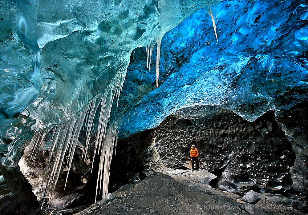 Svínafellsjökull glacier ice cave, Iceland